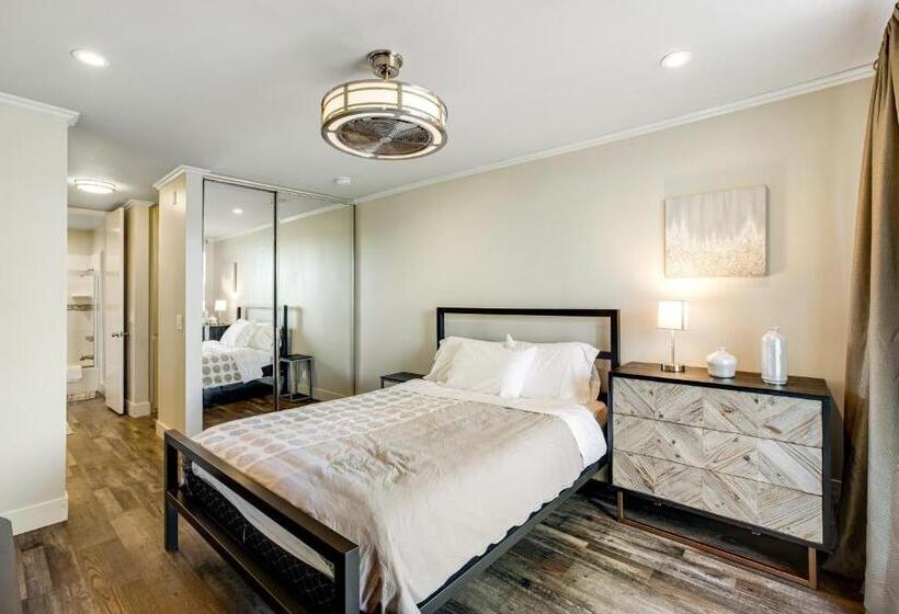 هتل North Coast Village