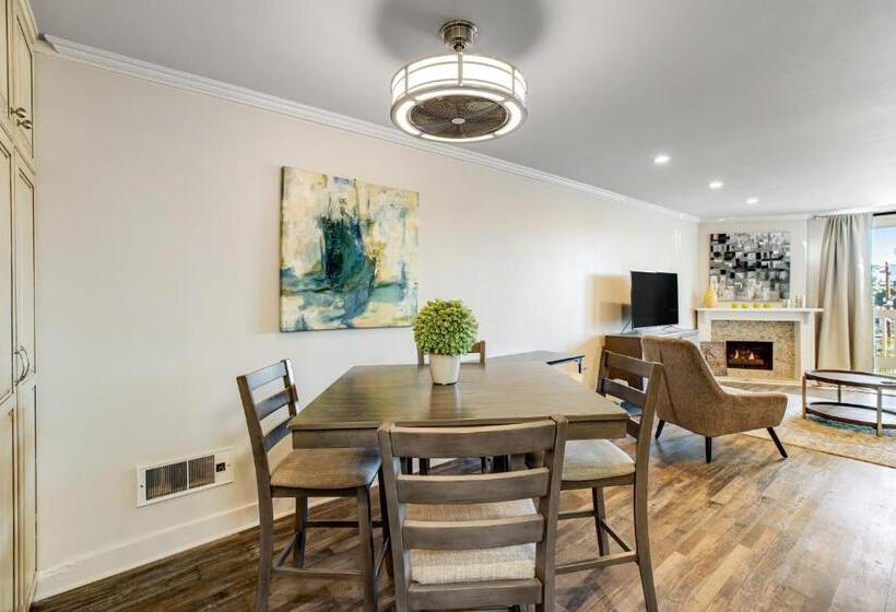 فندق North Coast Village