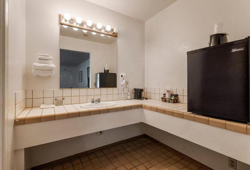 فندق Northern Queen Inn