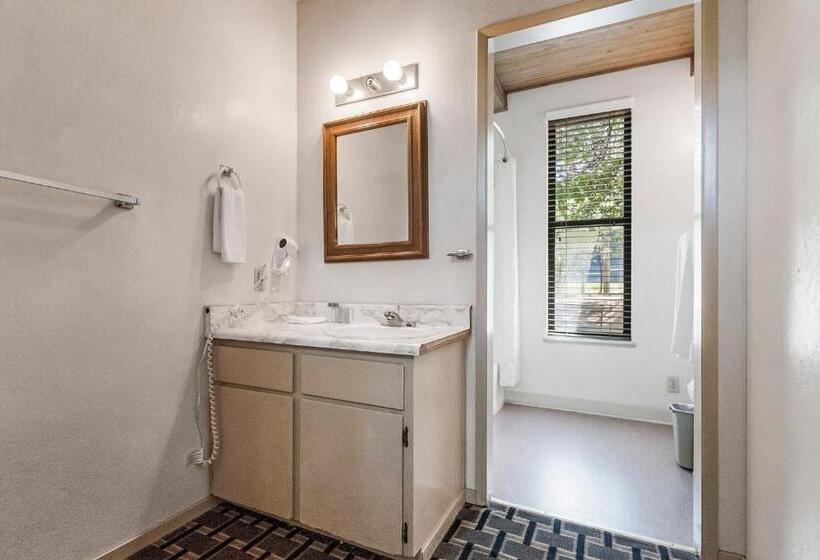 فندق Northern Queen Inn