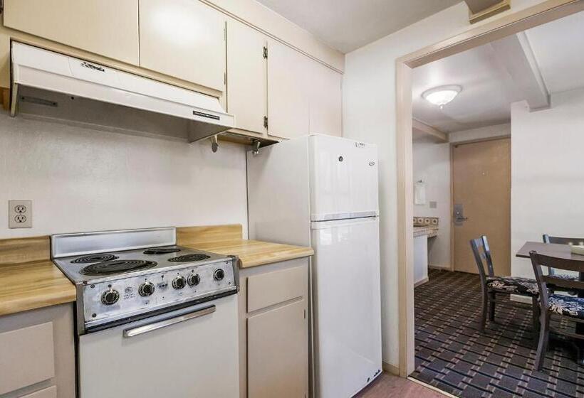 فندق Northern Queen Inn