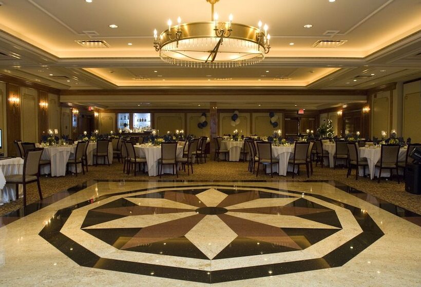 فندق Norwalk Inn & Conference Center