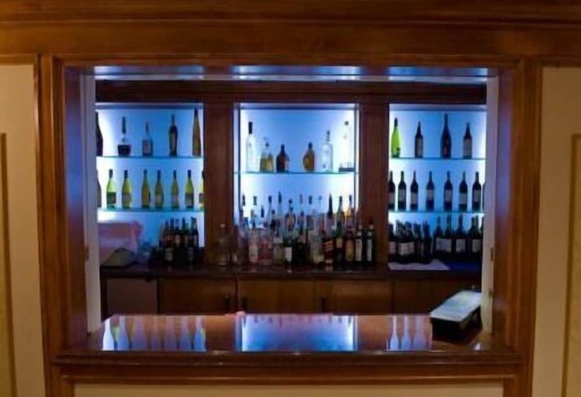 فندق Norwalk Inn & Conference Center