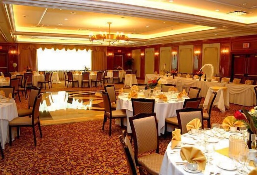 فندق Norwalk Inn & Conference Center