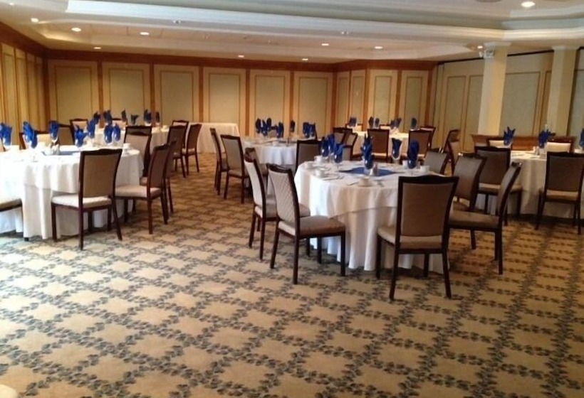 فندق Norwalk Inn & Conference Center