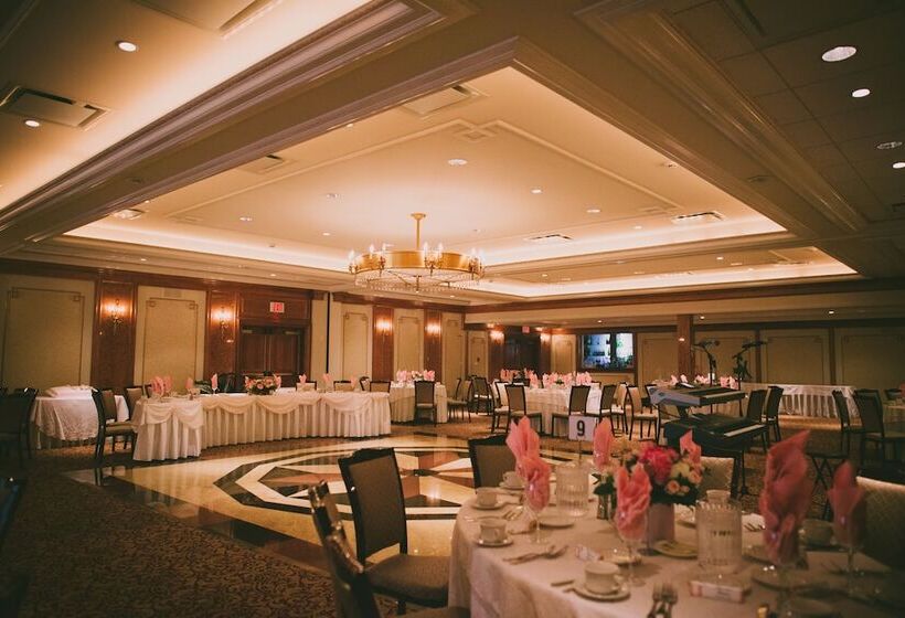 فندق Norwalk Inn & Conference Center