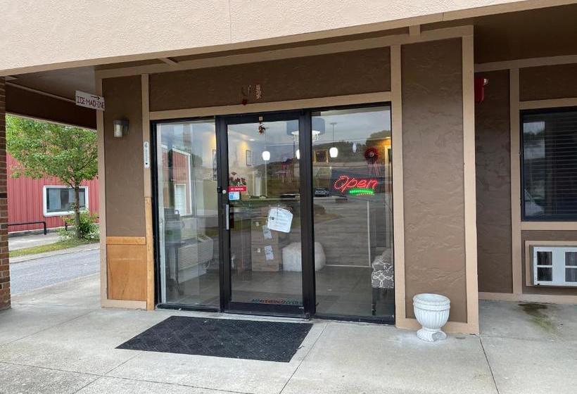 בית מלון כפרי Oak Tree Inn