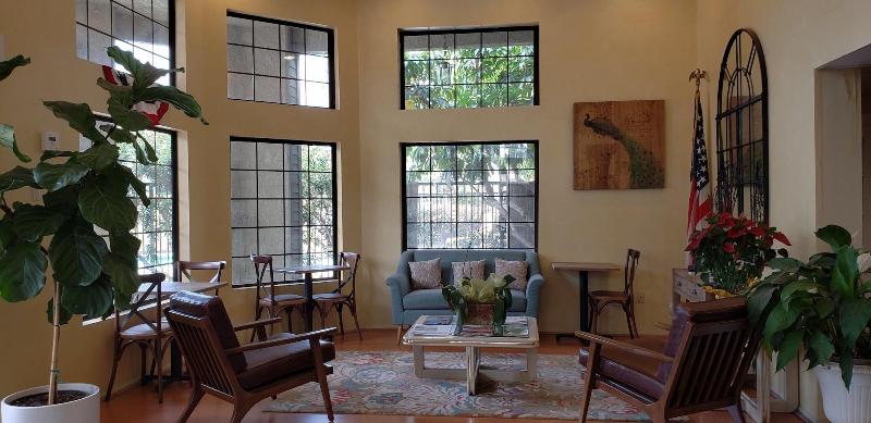 בית מלון כפרי Oak Tree Inn