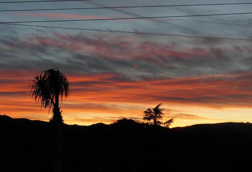 فندق Oakridge Inn