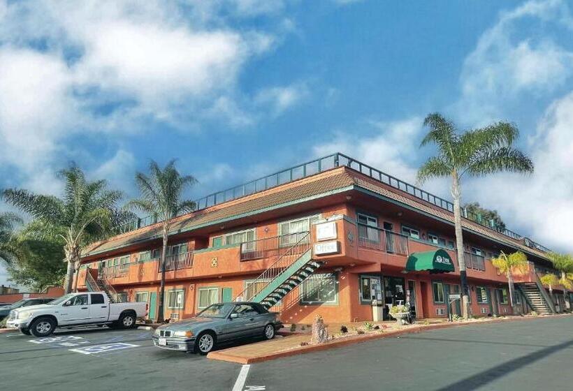 فندق Oakridge Inn