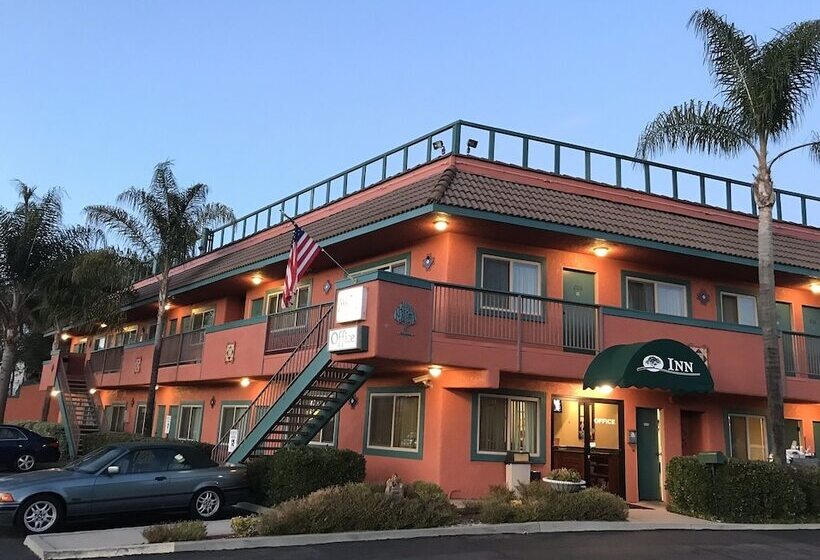 فندق Oakridge Inn