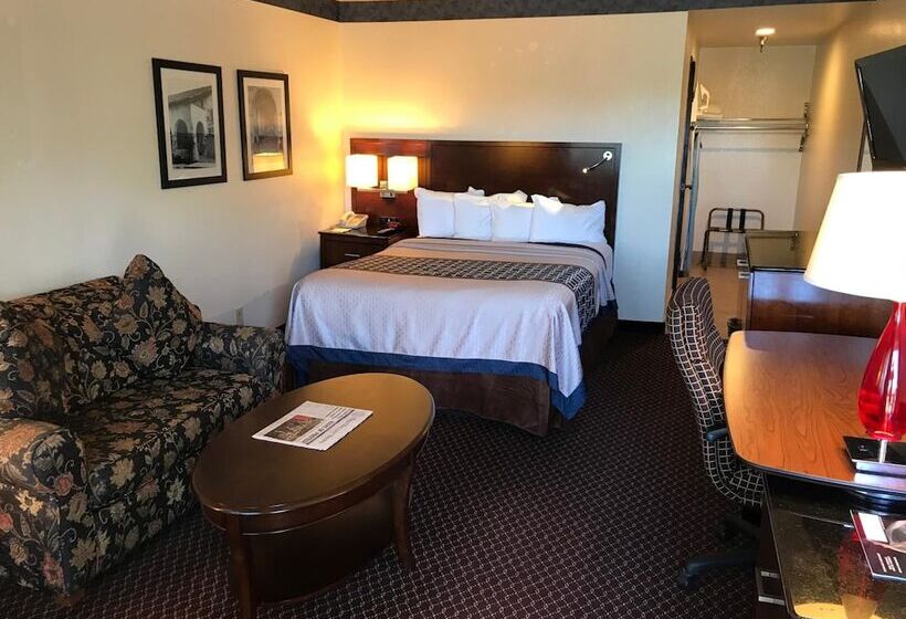 فندق Oakridge Inn