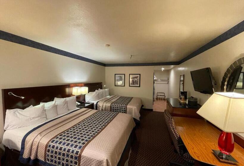 فندق Oakridge Inn