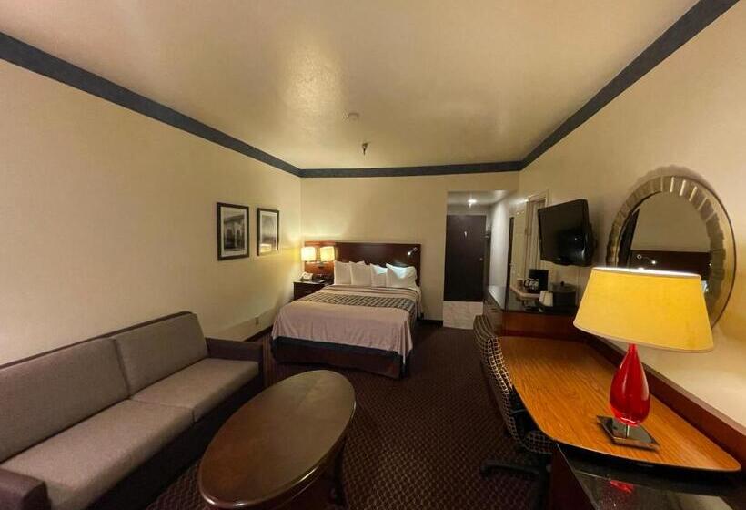 فندق Oakridge Inn