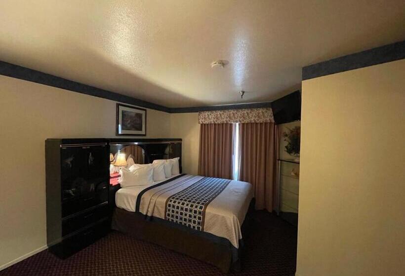 فندق Oakridge Inn