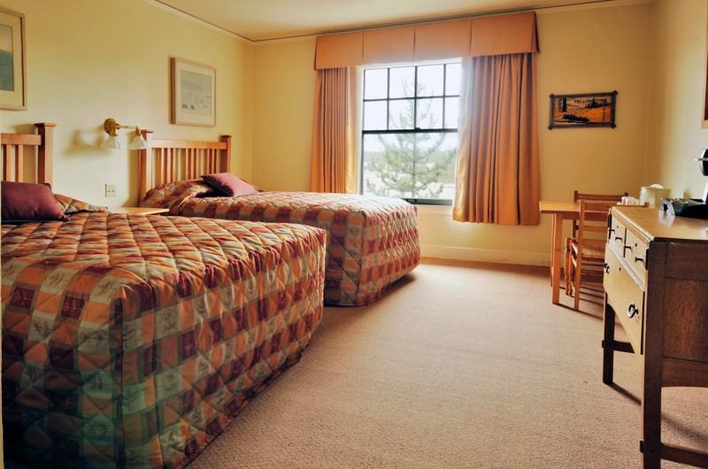 فندق Old Faithful Lodge & Cabins   Inside The Park