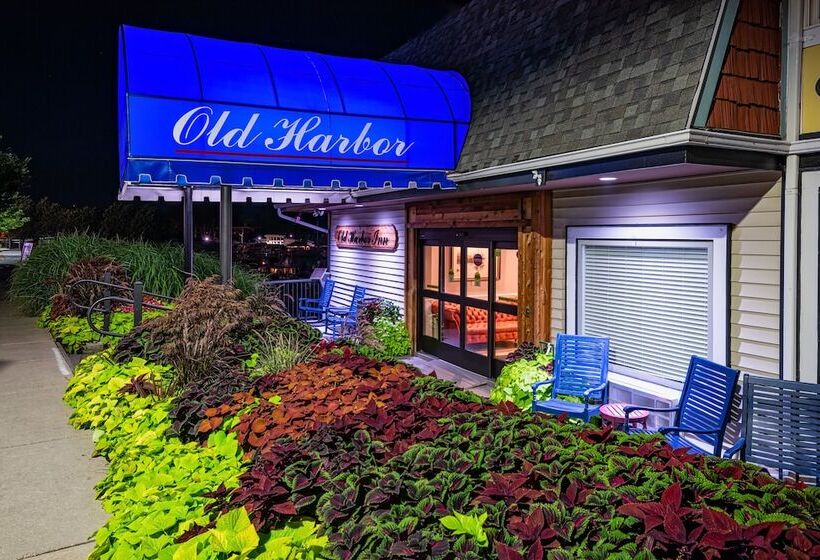 فندق Old Harbor Inn