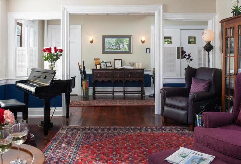 ホテル Old Manse Inn