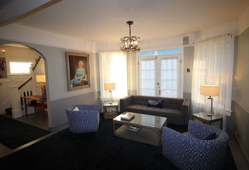 호텔 Old Thyme Inn