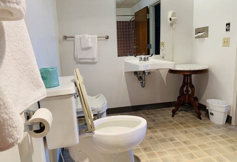 فندق Olde Amish Inn