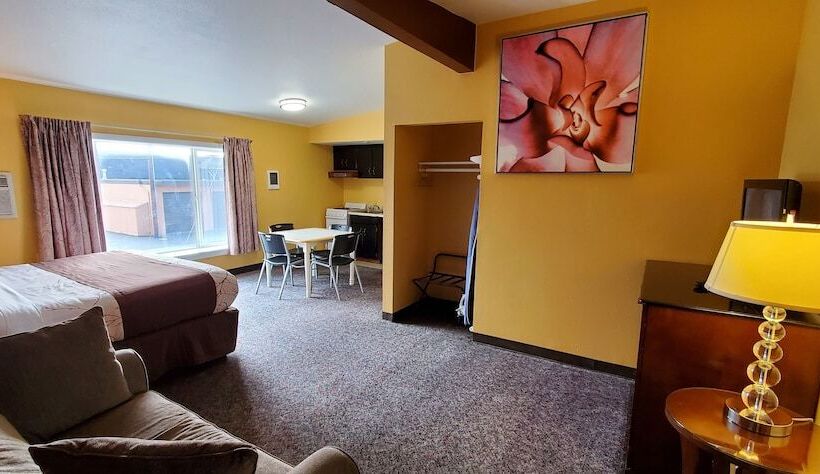 Отель Olympic Inn & Suites