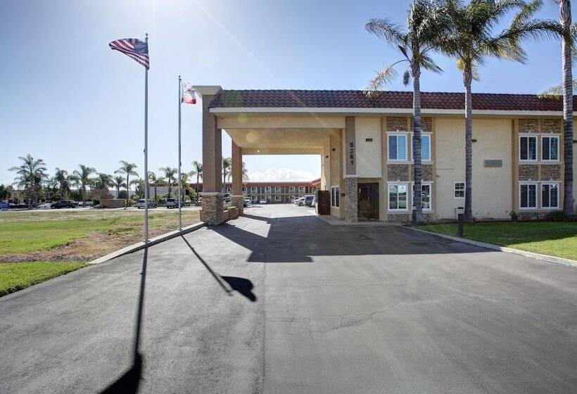 فندق Ontario Inn & Suites