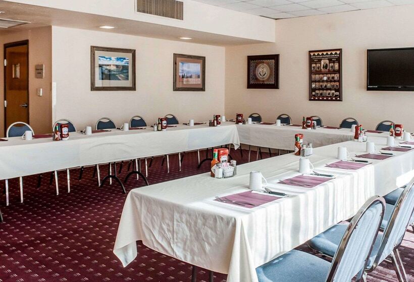 Отель Quality Inn Navajo Nation Capital