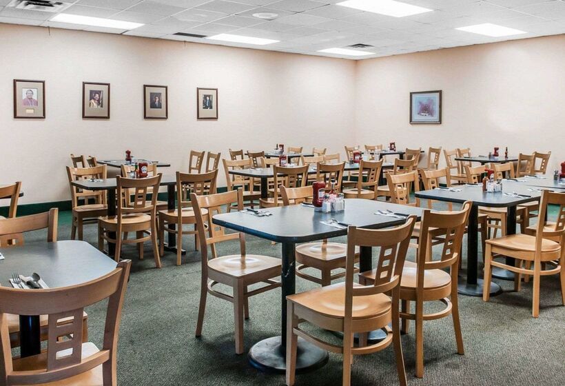 Отель Quality Inn Navajo Nation Capital