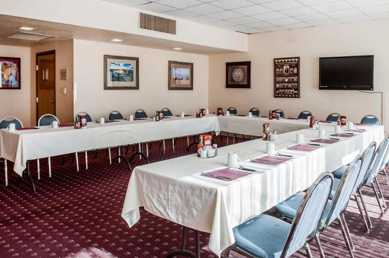 Отель Quality Inn Navajo Nation Capital