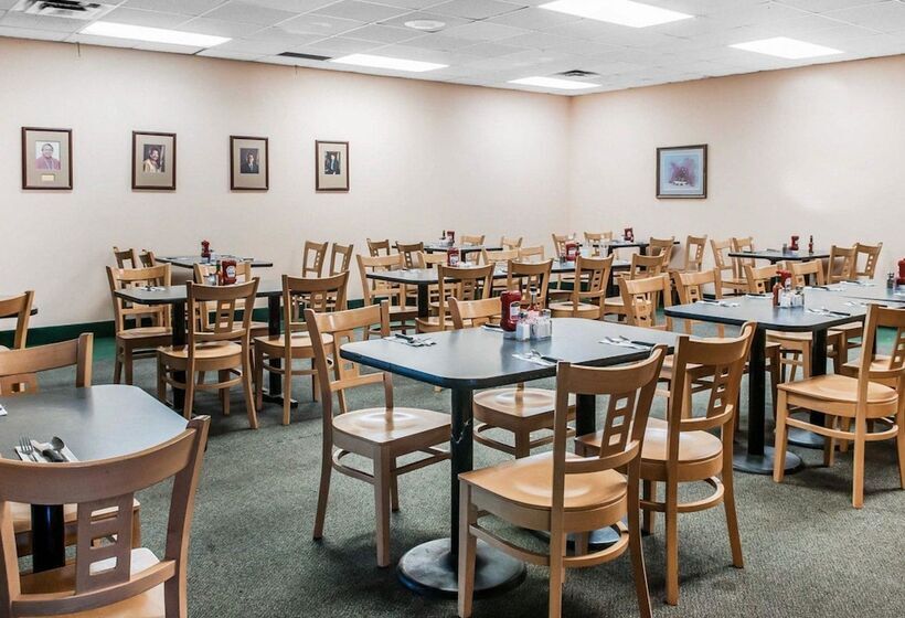 Отель Quality Inn Navajo Nation Capital