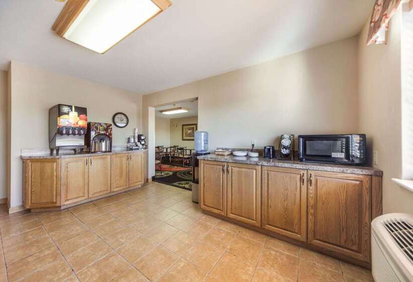 فندق Rodeway Inn