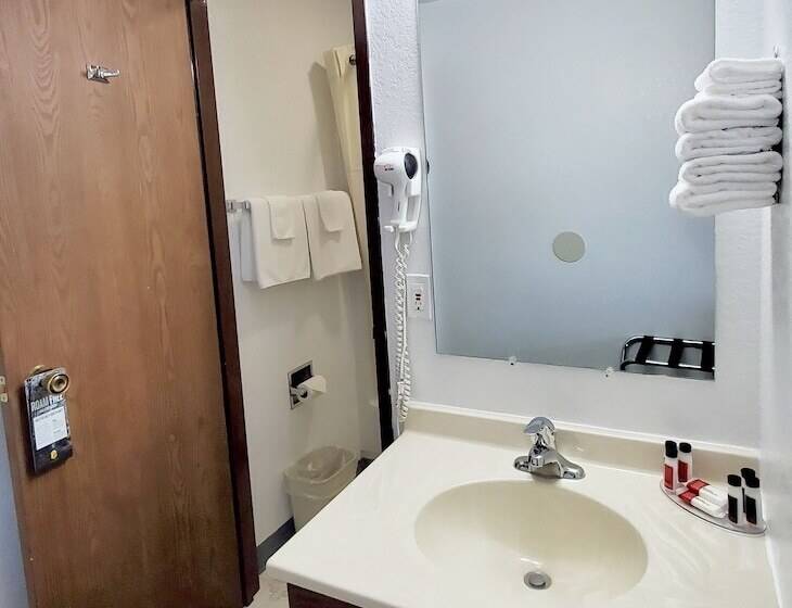 فندق Super 8 By Wyndham Cut Bank