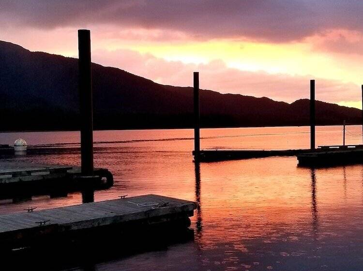 בית מלון כפרי The Ketch Inn