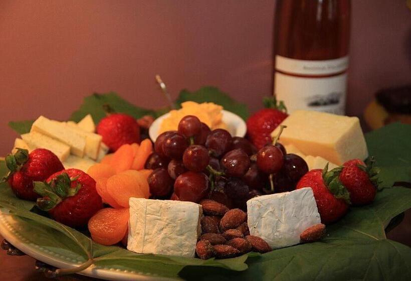 Отель The Napa Inn