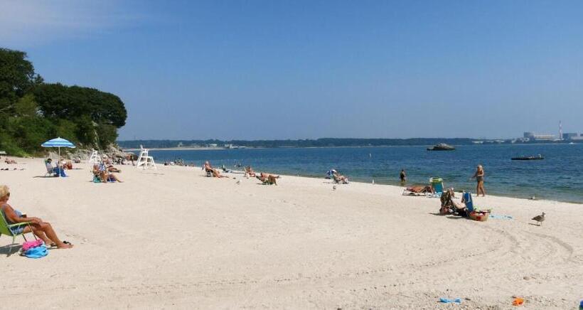 فندق The Niantic Inn