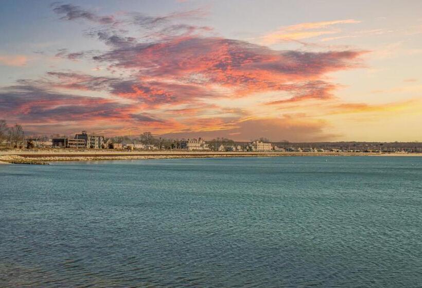 Отель The Niantic Inn