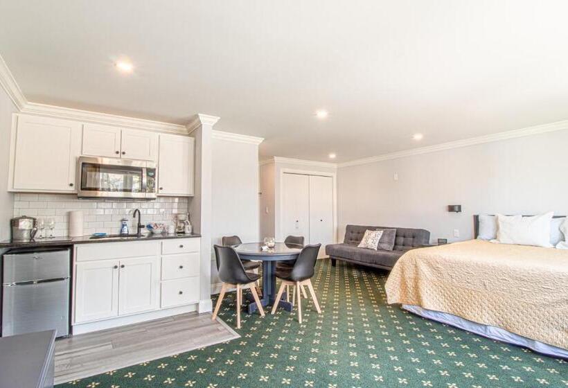 Отель The Niantic Inn