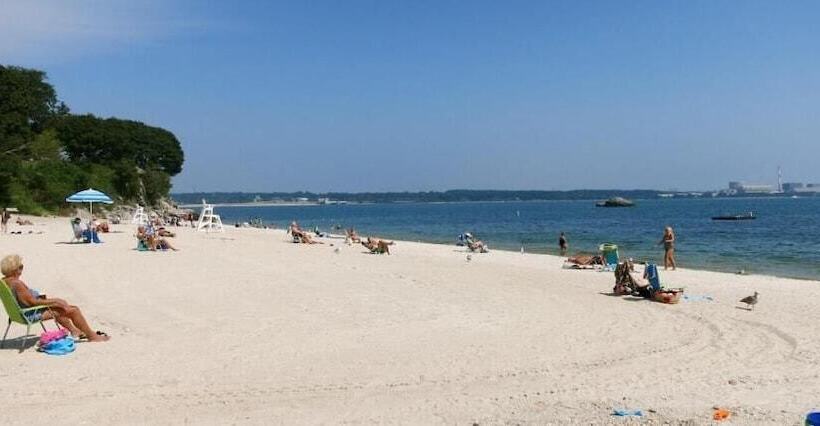 فندق The Niantic Inn