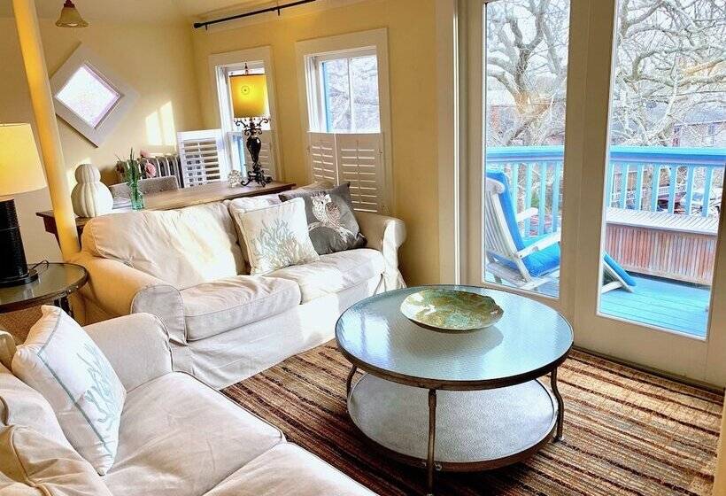 فندق The Oak Bluffs Inn