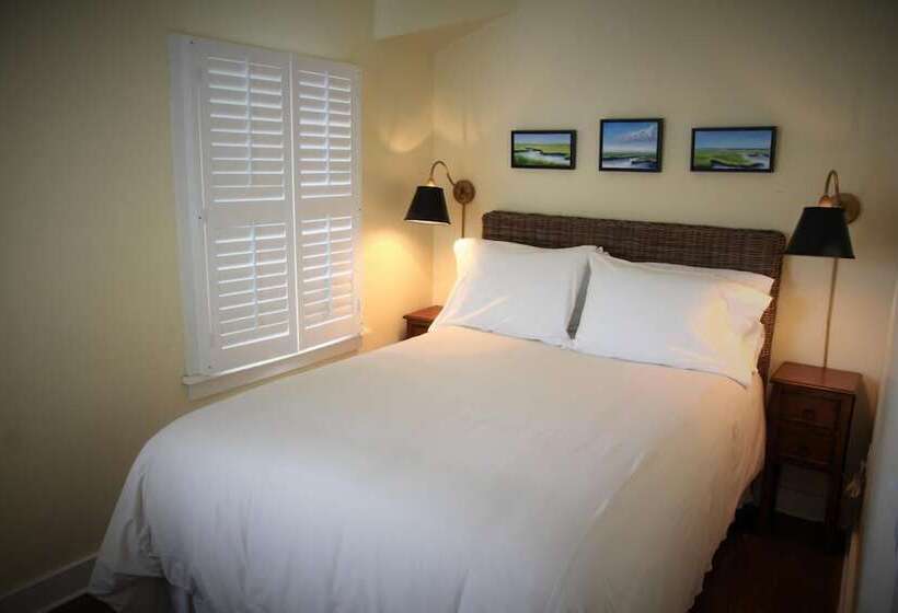 فندق The Oak Bluffs Inn