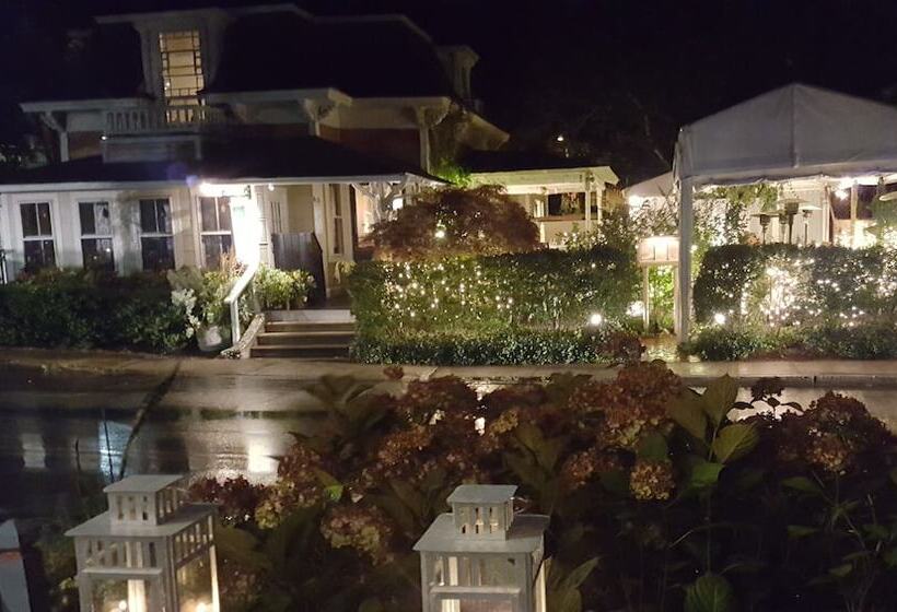 فندق The Oak Bluffs Inn