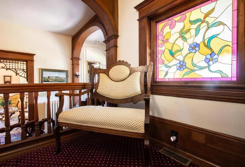 酒店 The Oaks Victorian Inn