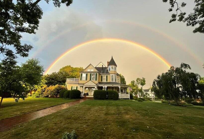 酒店 The Oaks Victorian Inn