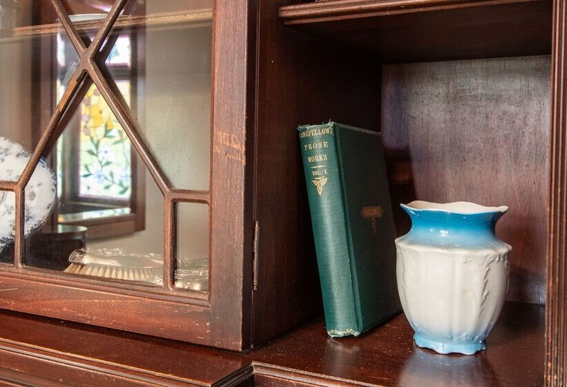 酒店 The Oaks Victorian Inn