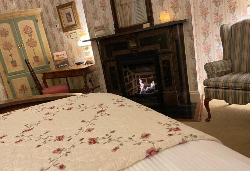 酒店 The Oaks Victorian Inn