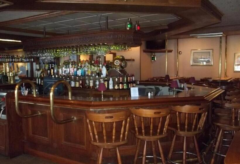 The Hotel Ojibway, Trademark Collection By Wyndham