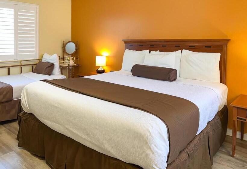 ホテル The Old West Inn