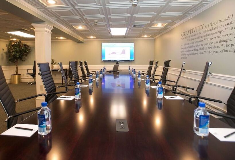 فندق Olde Mill Inn