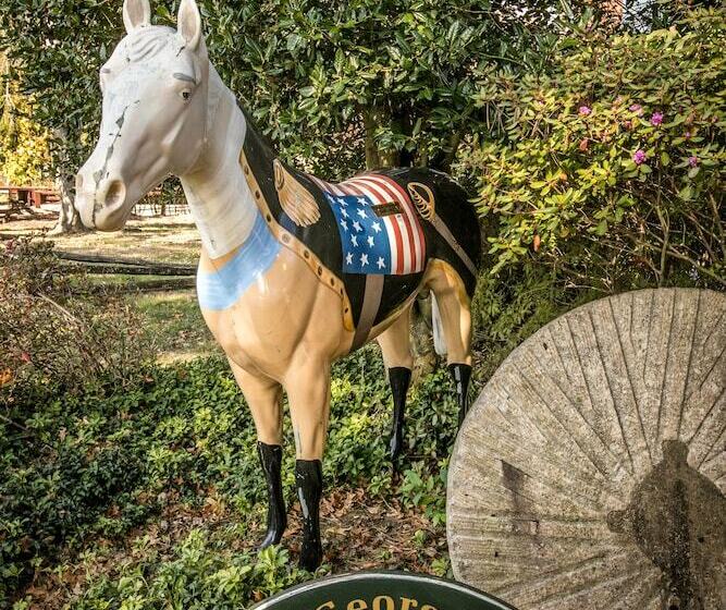 فندق Olde Mill Inn