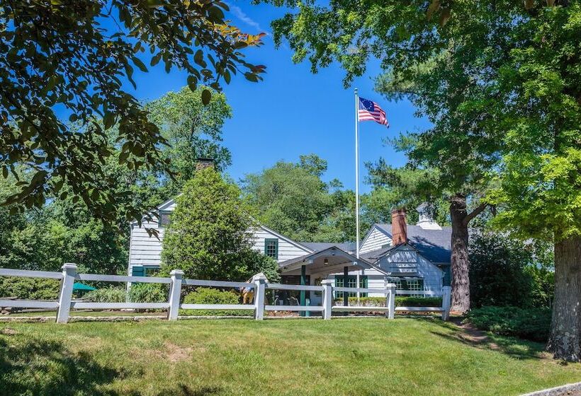 فندق Olde Mill Inn